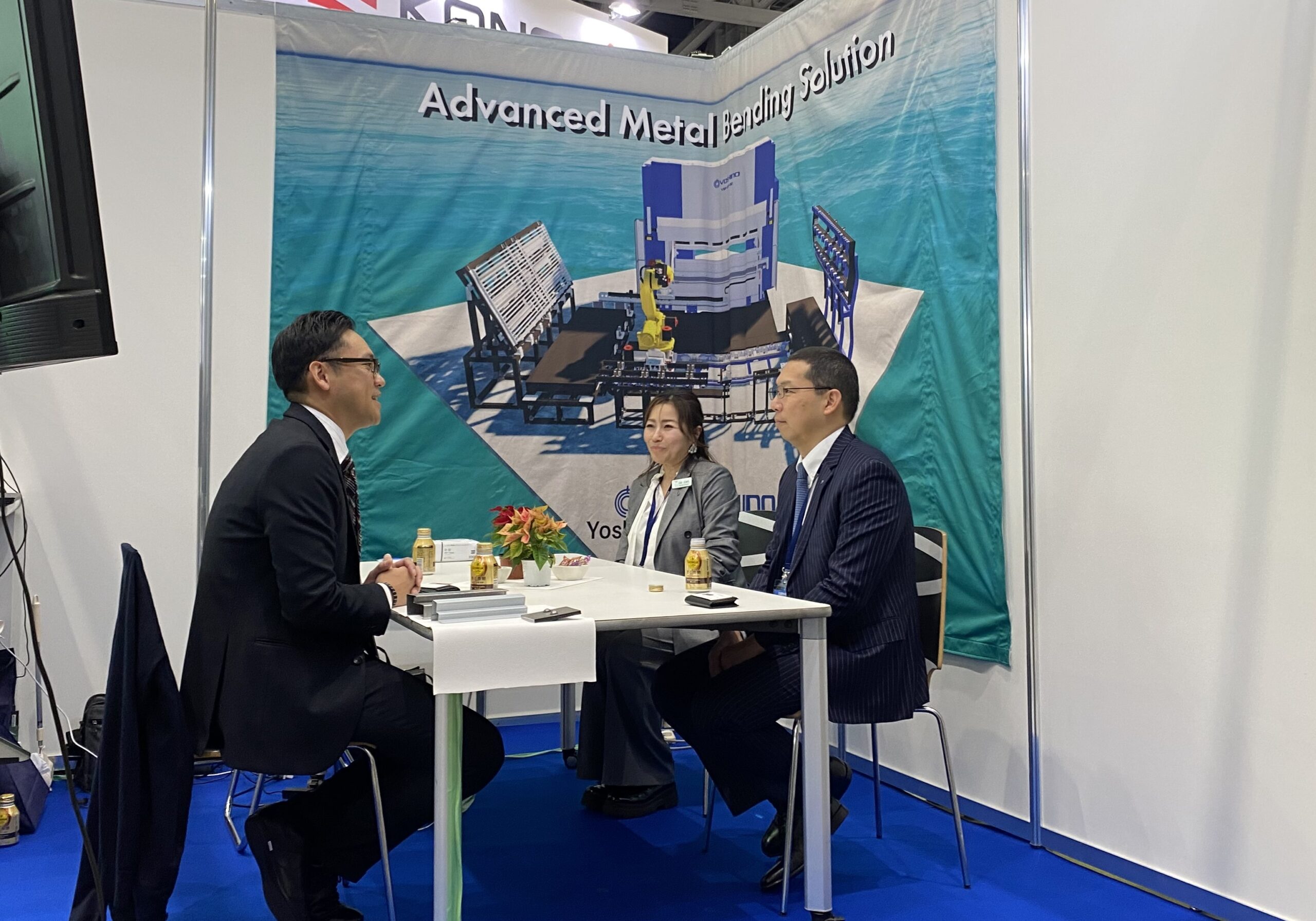 iREX2025 吉野機械製作所ブースでのTHK株式会社 寺町社長との対談の様子