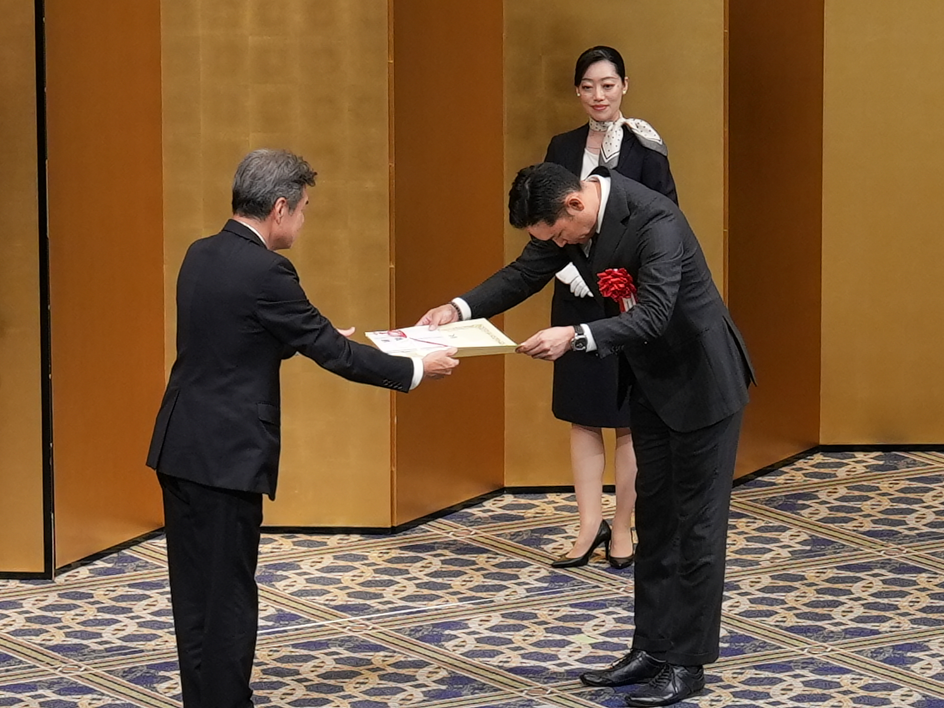 代表 吉野による受領