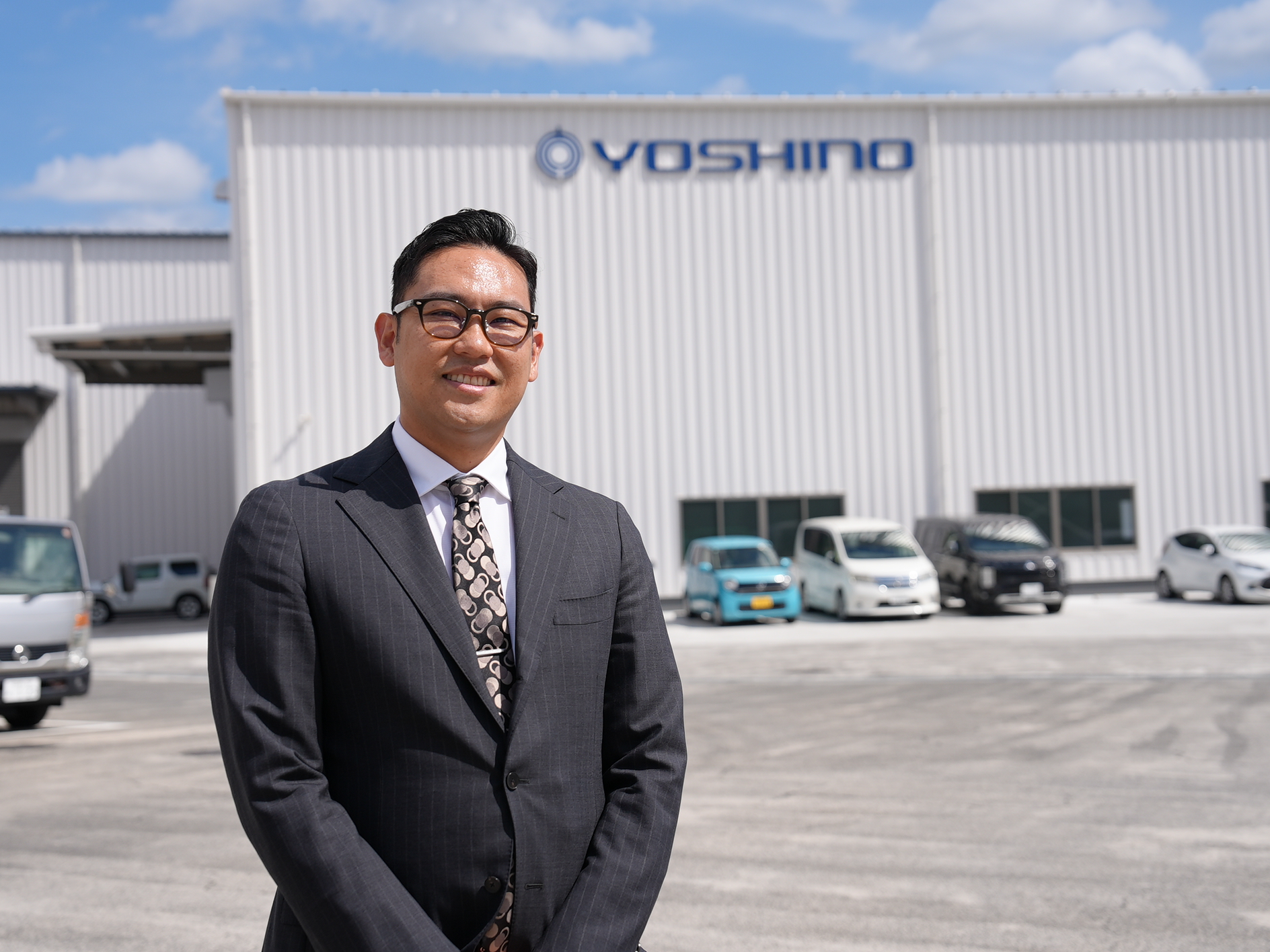 吉野機械製作所 代表取締役 吉野友章 記念写真